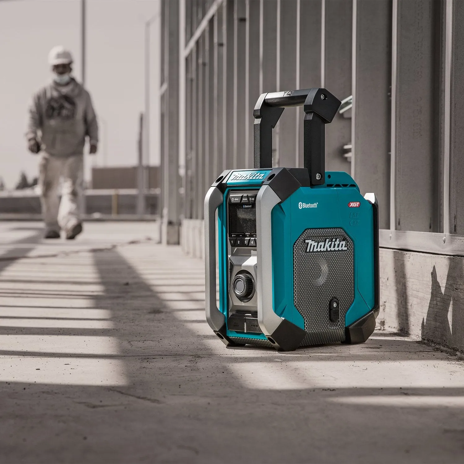 Makita (GRM03) 40V max XGT® Cordless/Corded Bluetooth® Job Site Radio (Tool Only)
